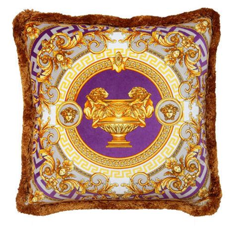 versace la va pillow.